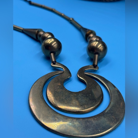 Four Vintage Brass Necklaces. One Lot Sale. Bulk Purchase. - Picture 5 of 9